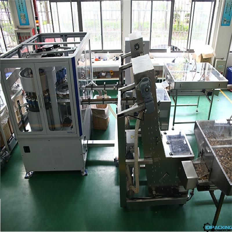 Automatic bottle cap closures assembly machine